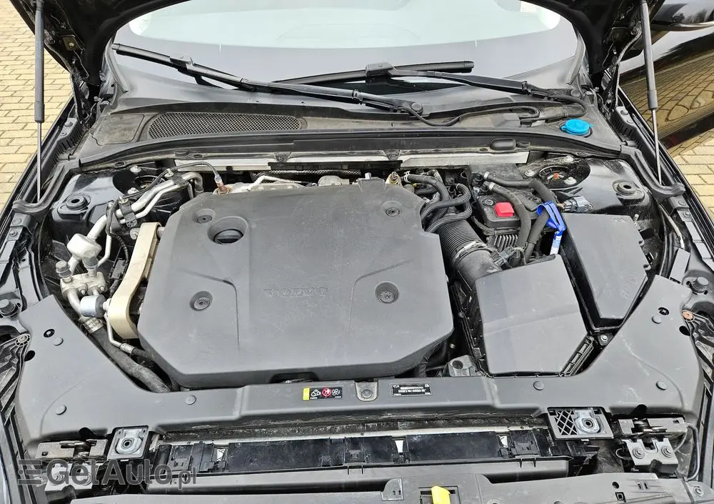 VOLVO V60 D4 Momentum Pro