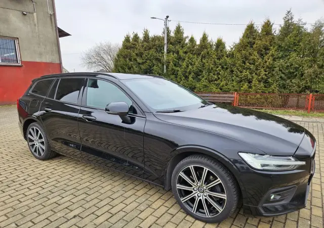 VOLVO V60 D4 Momentum Pro