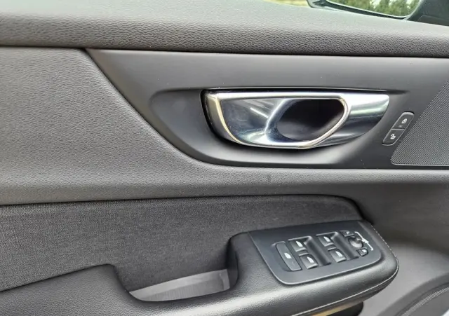 VOLVO V60 D4 Momentum Pro