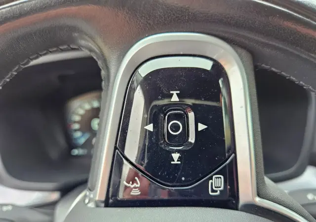 VOLVO V60 D4 Momentum Pro