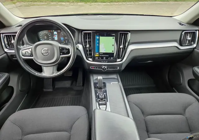 VOLVO V60 D4 Momentum Pro