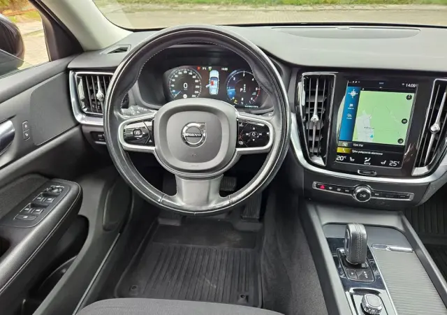 VOLVO V60 D4 Momentum Pro