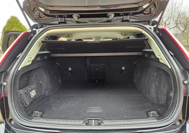 VOLVO V60 D4 Momentum Pro