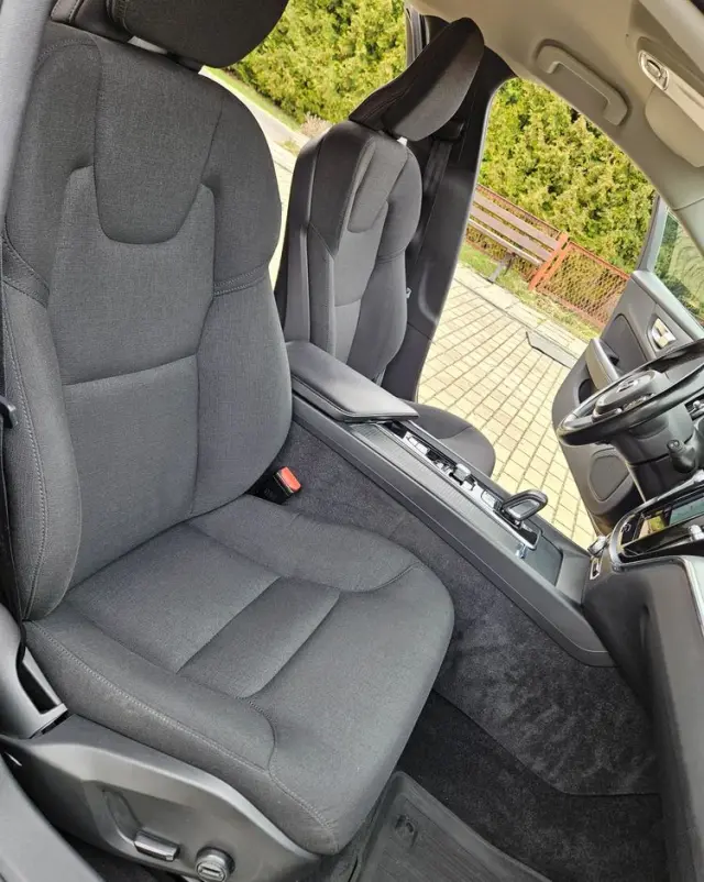 VOLVO V60 D4 Momentum Pro