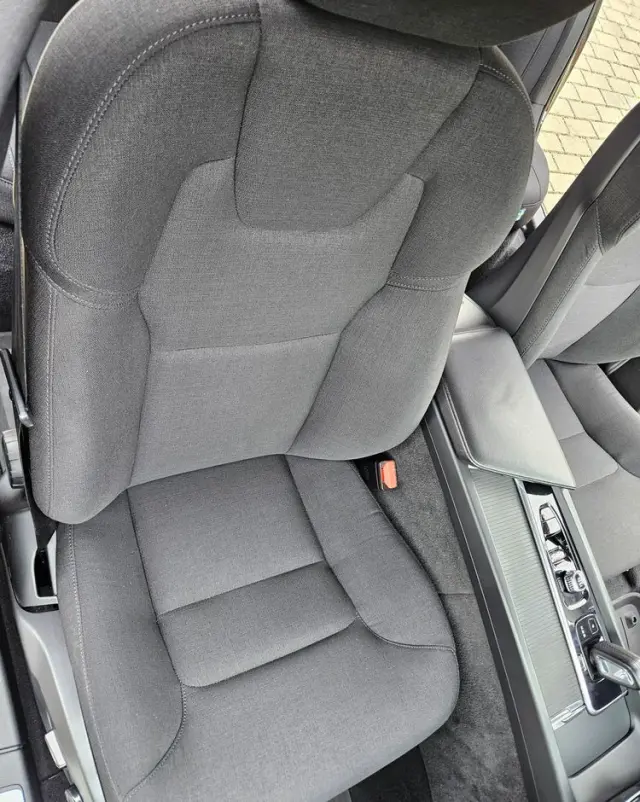 VOLVO V60 D4 Momentum Pro