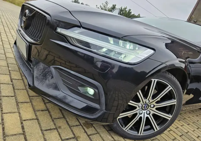 VOLVO V60 D4 Momentum Pro