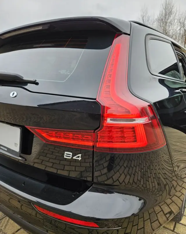 VOLVO V60 D4 Momentum Pro