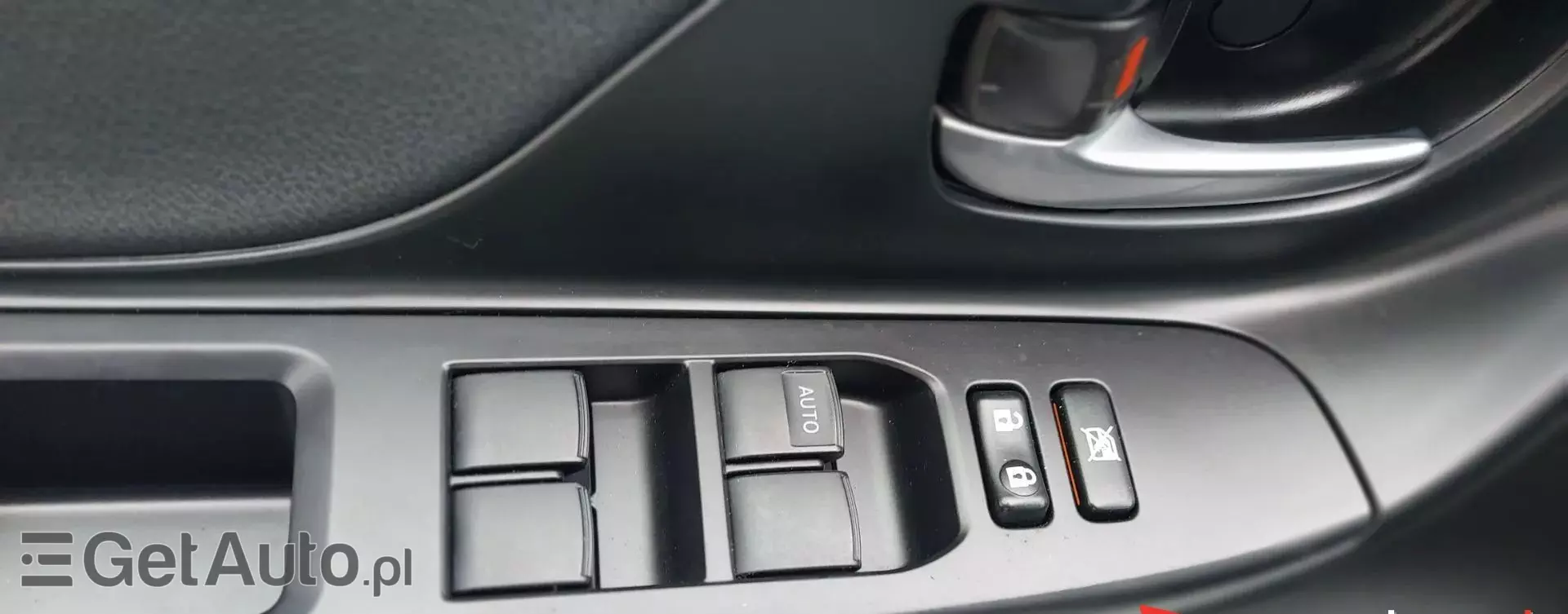 TOYOTA Yaris 1.5 VVT-i (100 KM) Hybrid Automatic