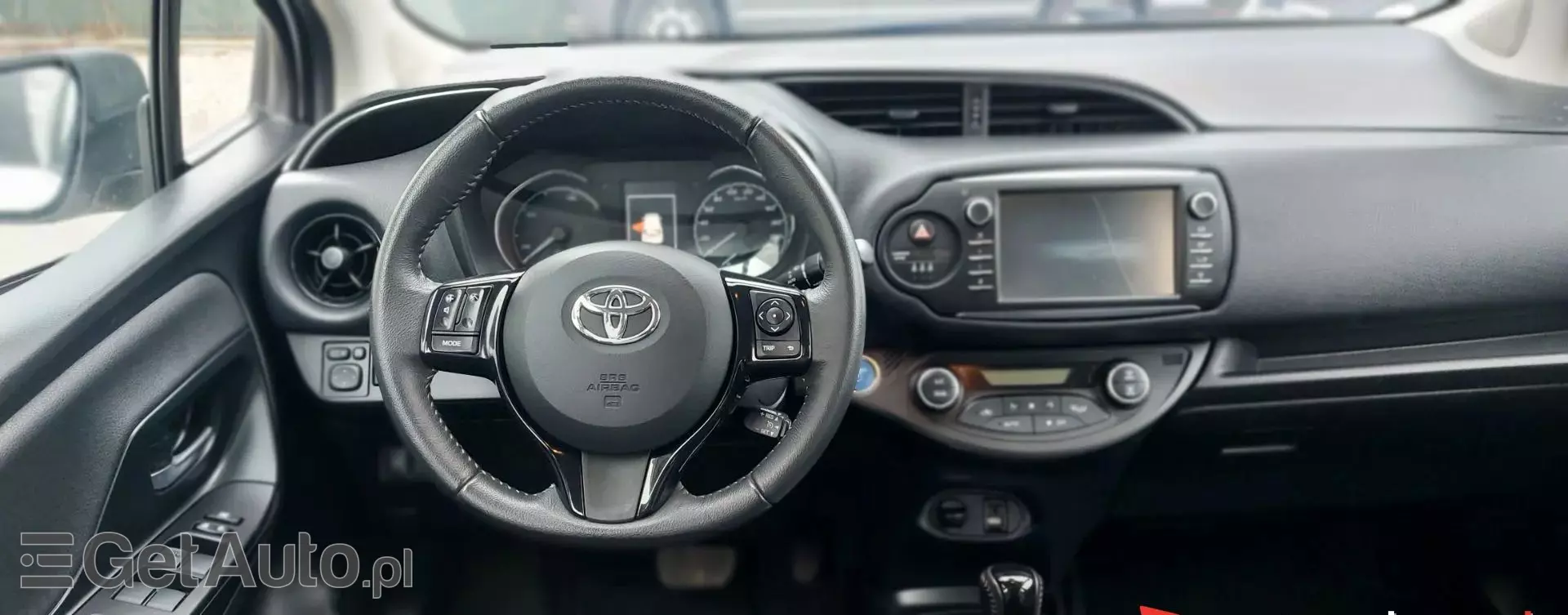 TOYOTA Yaris 1.5 VVT-i (100 KM) Hybrid Automatic