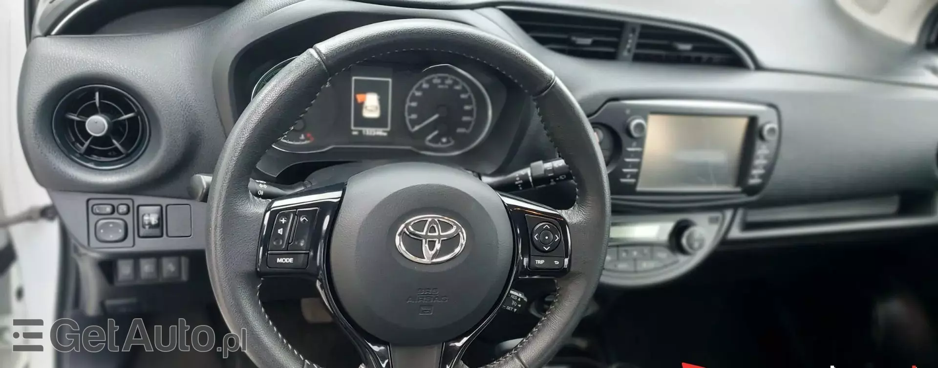 TOYOTA Yaris 1.5 VVT-i (100 KM) Hybrid Automatic