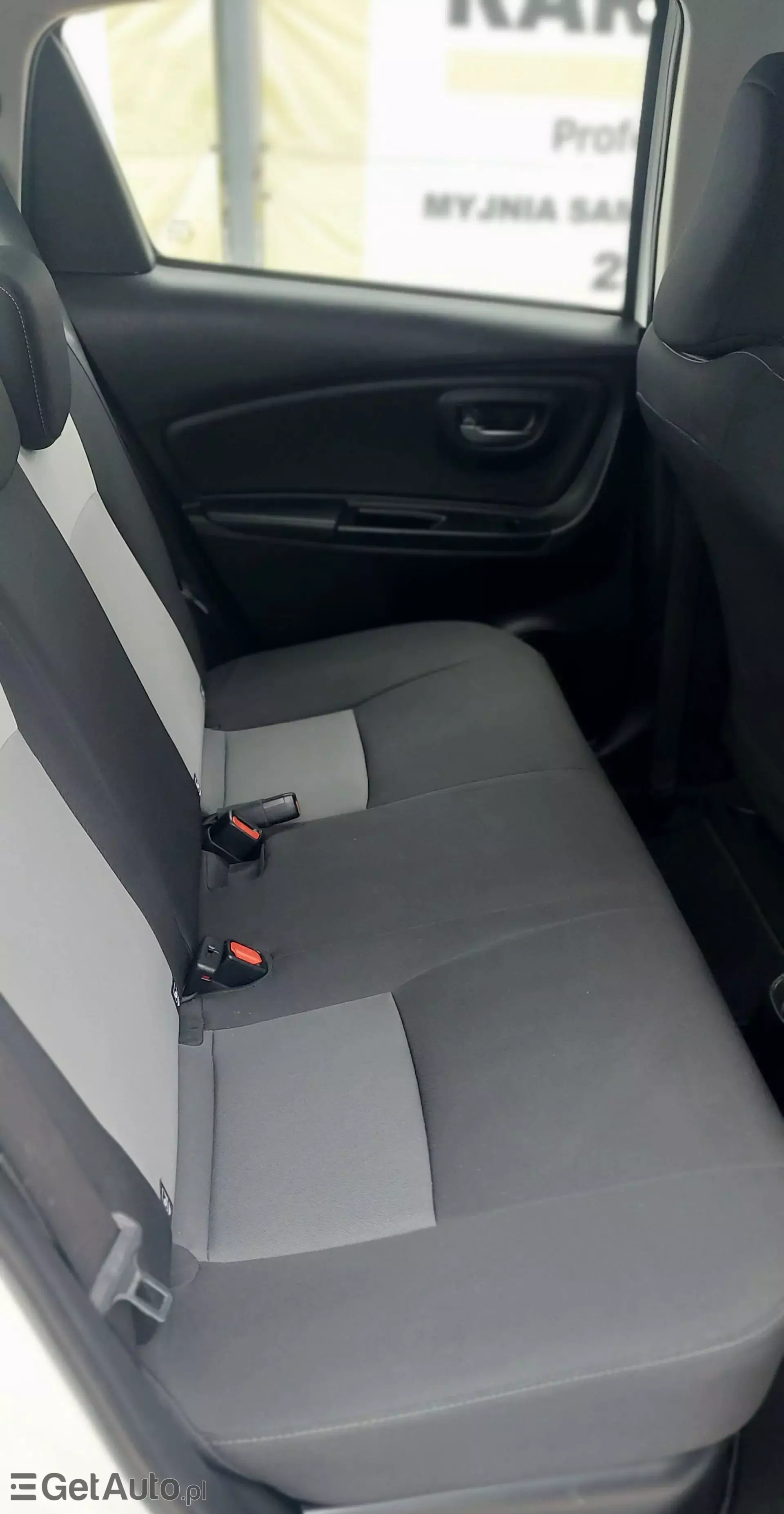 TOYOTA Yaris 1.5 VVT-i (100 KM) Hybrid Automatic