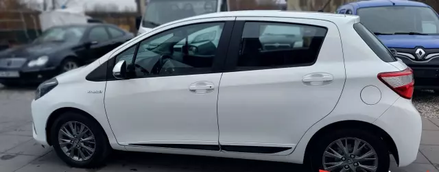 TOYOTA Yaris 1.5 VVT-i (100 KM) Hybrid Automatic