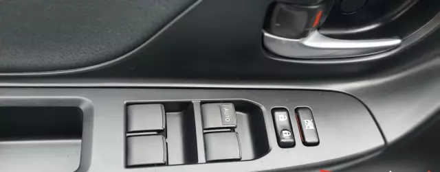 TOYOTA Yaris 1.5 VVT-i (100 KM) Hybrid Automatic