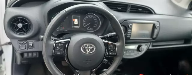 TOYOTA Yaris 1.5 VVT-i (100 KM) Hybrid Automatic