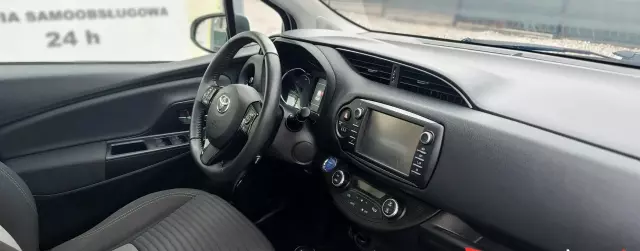 TOYOTA Yaris 1.5 VVT-i (100 KM) Hybrid Automatic