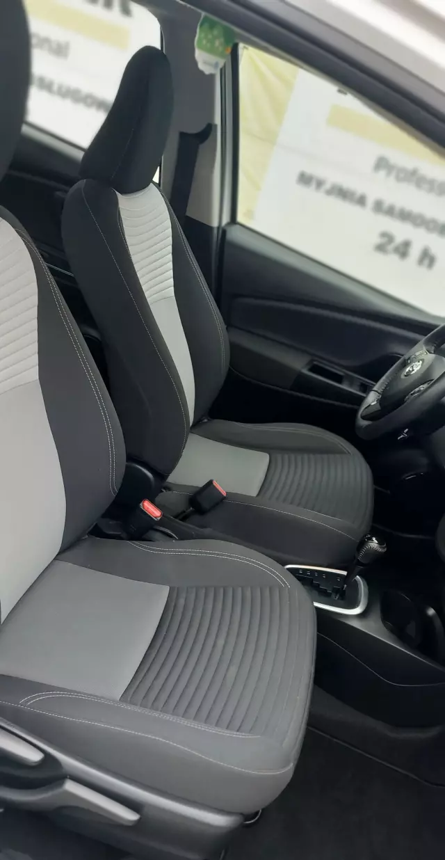 TOYOTA Yaris 1.5 VVT-i (100 KM) Hybrid Automatic