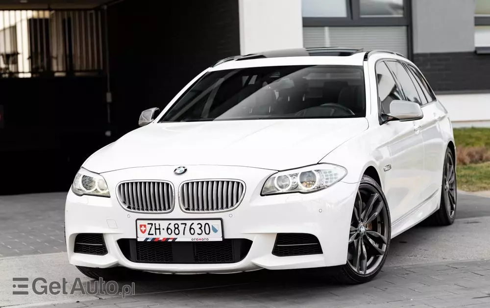 BMW Seria 5 M550d xDrive Touring Sport-Aut