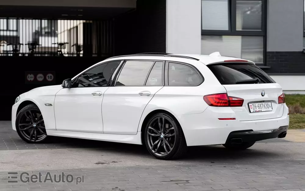 BMW Seria 5 M550d xDrive Touring Sport-Aut