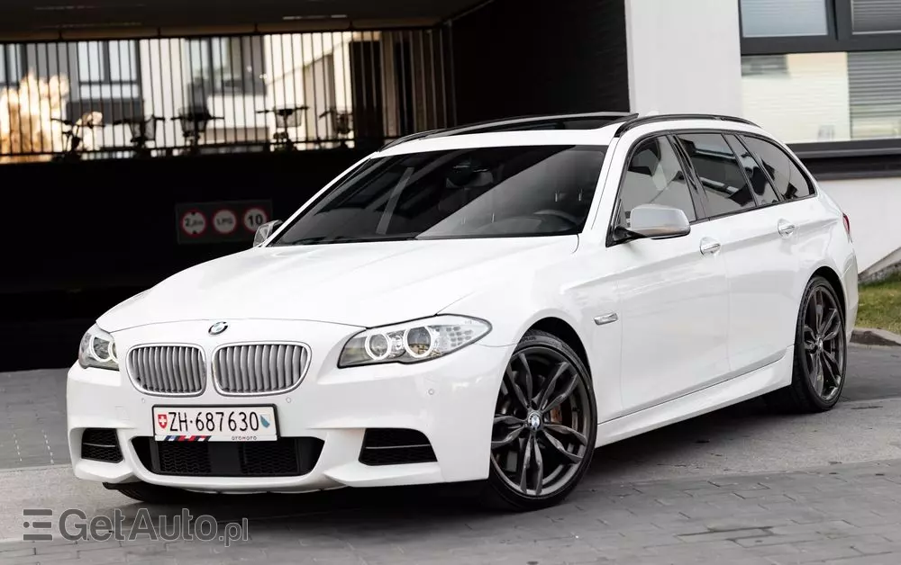 BMW Seria 5 M550d xDrive Touring Sport-Aut