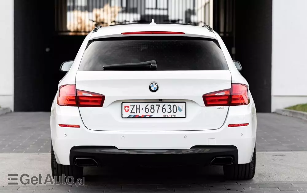 BMW Seria 5 M550d xDrive Touring Sport-Aut