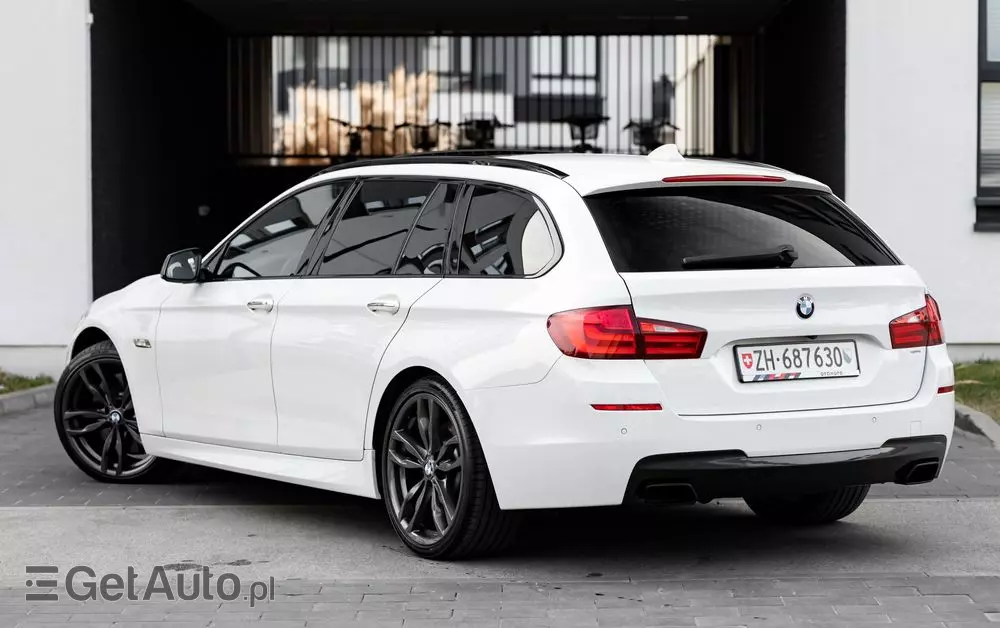 BMW Seria 5 M550d xDrive Touring Sport-Aut