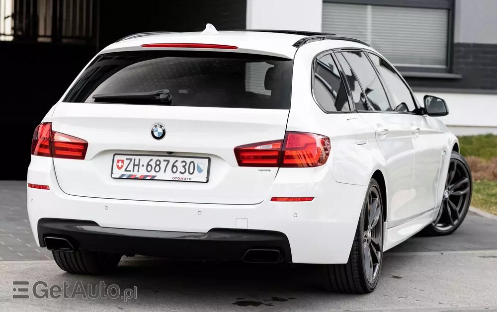 BMW Seria 5 M550d xDrive Touring Sport-Aut