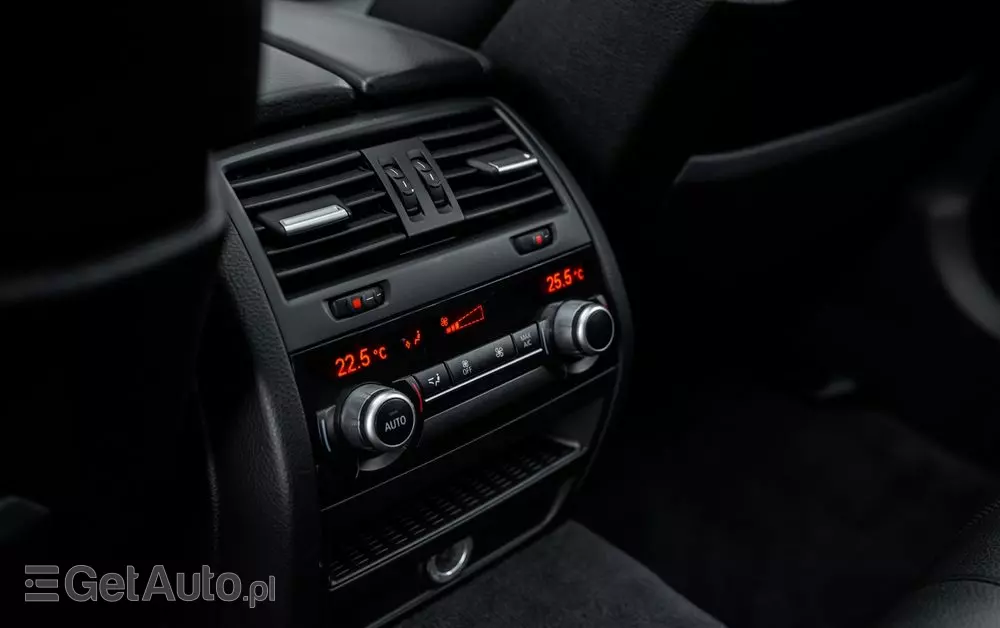 BMW Seria 5 M550d xDrive Touring Sport-Aut