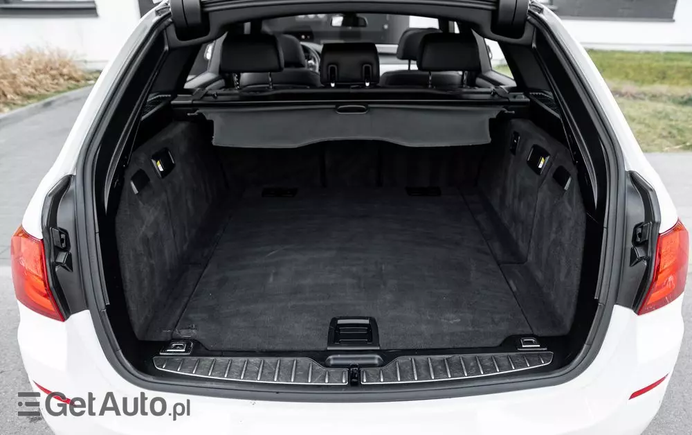 BMW Seria 5 M550d xDrive Touring Sport-Aut