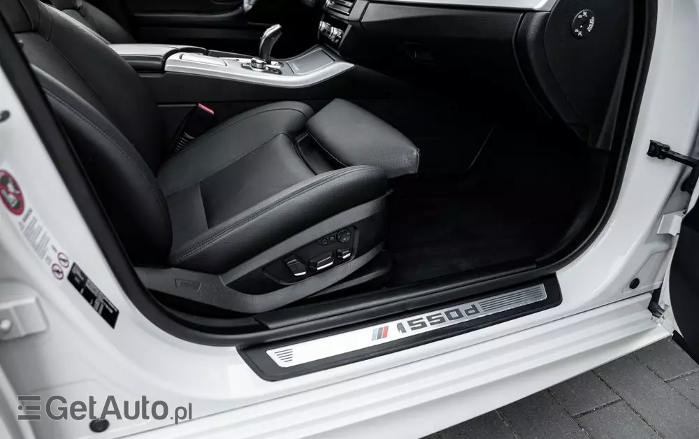 BMW Seria 5 M550d xDrive Touring Sport-Aut
