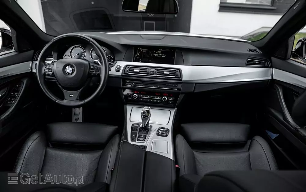 BMW Seria 5 M550d xDrive Touring Sport-Aut