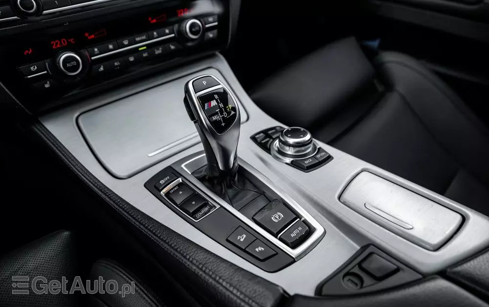 BMW Seria 5 M550d xDrive Touring Sport-Aut