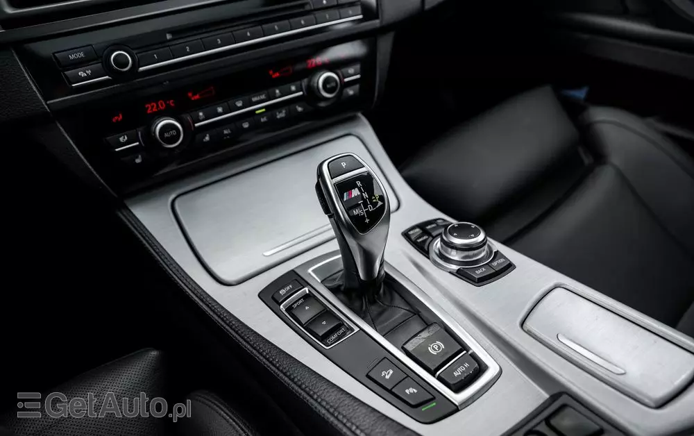 BMW Seria 5 M550d xDrive Touring Sport-Aut