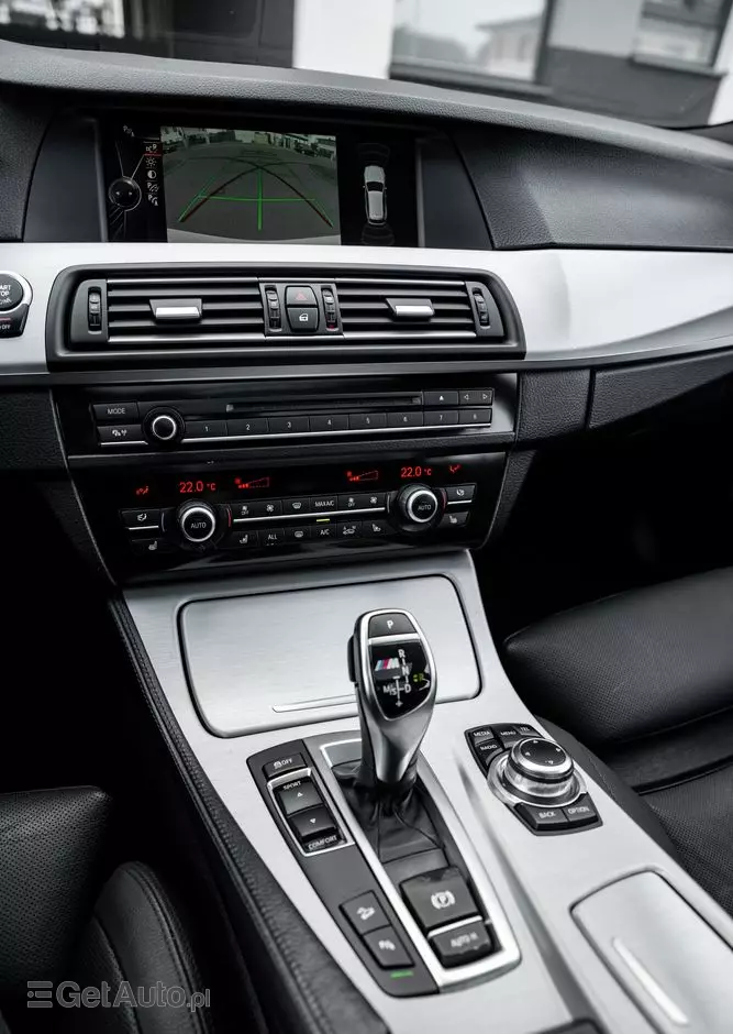 BMW Seria 5 M550d xDrive Touring Sport-Aut
