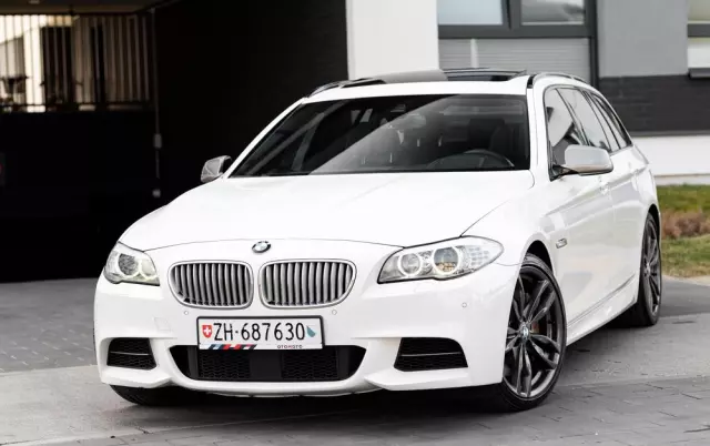 BMW Seria 5 M550d xDrive Touring Sport-Aut