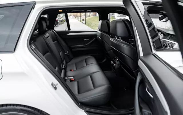 BMW Seria 5 M550d xDrive Touring Sport-Aut