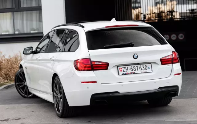 BMW Seria 5 M550d xDrive Touring Sport-Aut