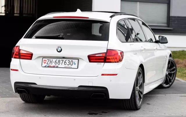 BMW Seria 5 M550d xDrive Touring Sport-Aut