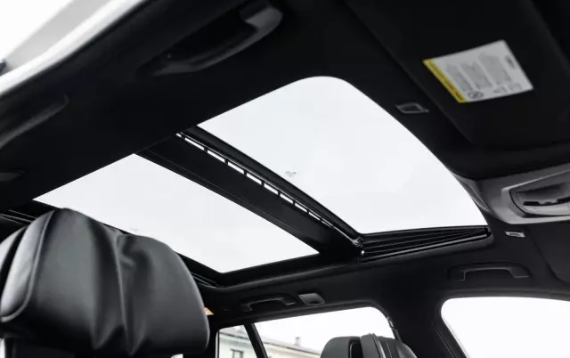 BMW Seria 5 M550d xDrive Touring Sport-Aut