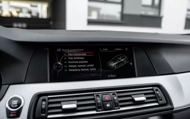 BMW Seria 5 M550d xDrive Touring Sport-Aut