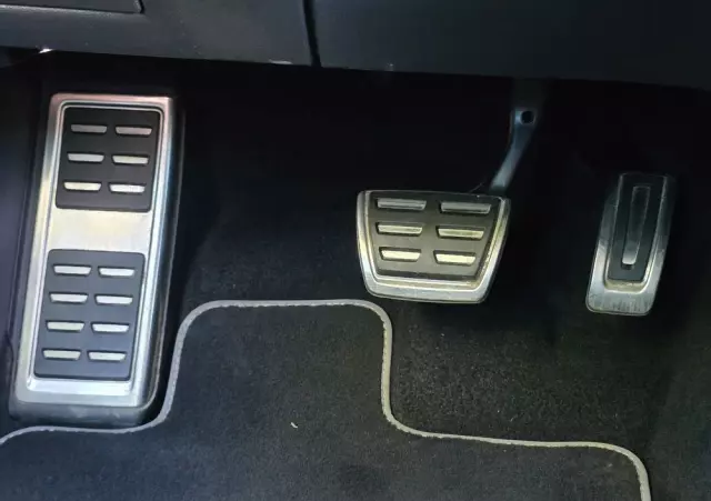 SEAT Leon ST 2.0 TSI Start&Stop DSG Cupra 300