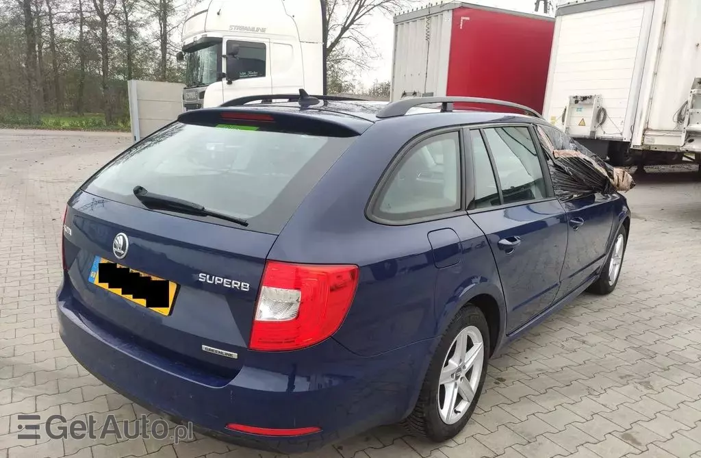 SKODA Superb 