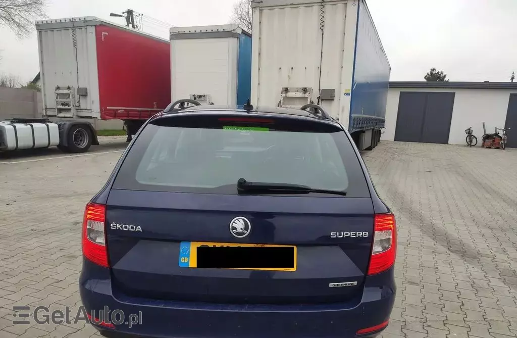 SKODA Superb 