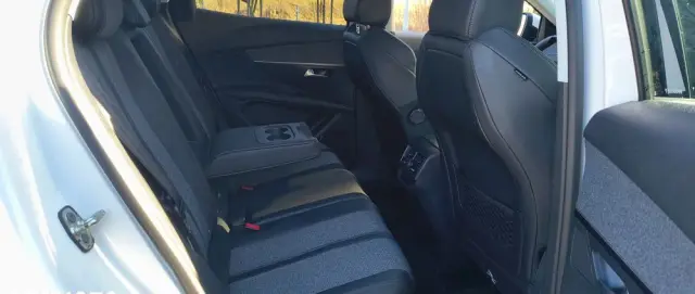 PEUGEOT 3008 1.2 PureTech Allure S&S EAT6