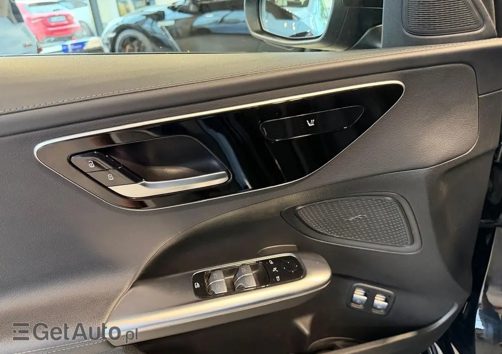 MERCEDES-BENZ Klasa C 300 e 9G-TRONIC AMG Line