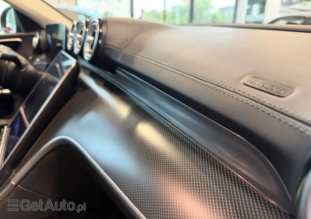 MERCEDES-BENZ Klasa C 300 e 9G-TRONIC AMG Line
