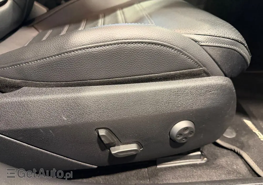 MERCEDES-BENZ Klasa C 300 e 9G-TRONIC AMG Line
