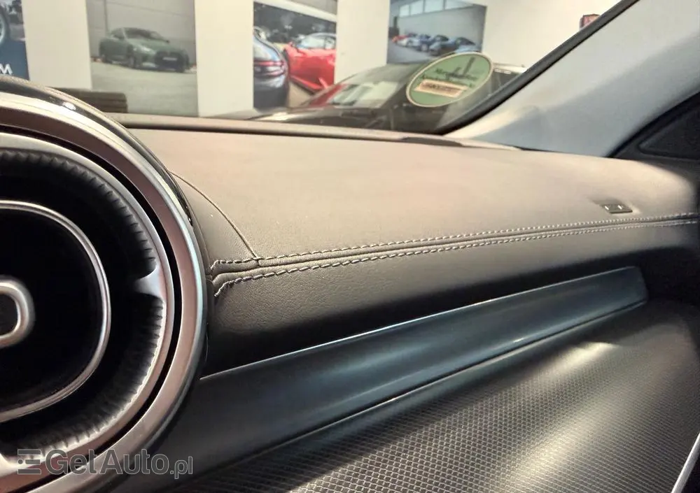 MERCEDES-BENZ Klasa C 300 e 9G-TRONIC AMG Line