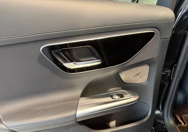 MERCEDES-BENZ Klasa C 300 e 9G-TRONIC AMG Line