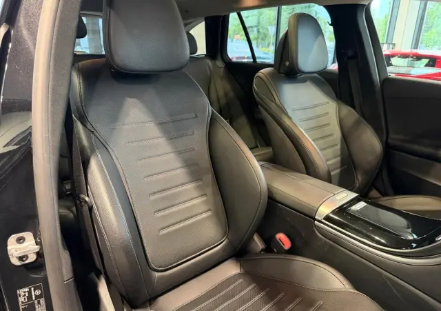 MERCEDES-BENZ Klasa C 300 e 9G-TRONIC AMG Line