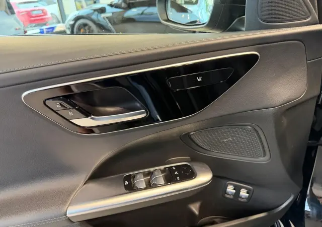 MERCEDES-BENZ Klasa C 300 e 9G-TRONIC AMG Line